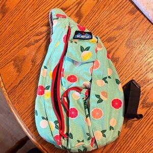 Kavu MINI Mint Citrus Print Rope Sling Bag with Red Zippers